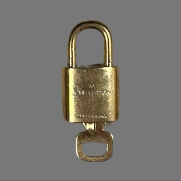 Louis Vuitton Lock and Key No. 316 - Picture 2 of 6